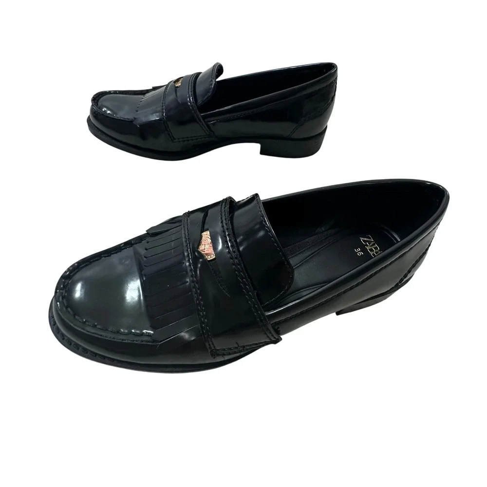 Zara Black Patent Kiltie Penny Loafers Gold Crest Fringe EUR 36 US 6 Womens‎
